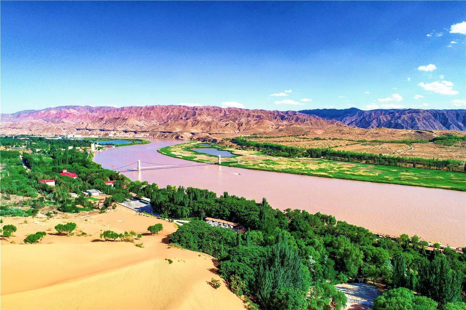 夕阳下的吉他独白,宁夏沙漠的浪漫演绎